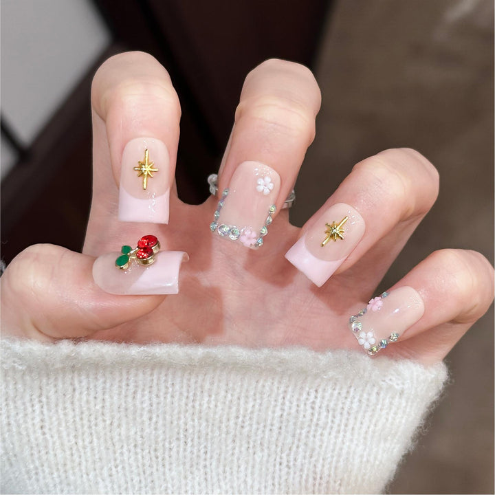 Dekoratives florales und mit Edelsteinen akzentuiertes Press-On-Nagelkunstset