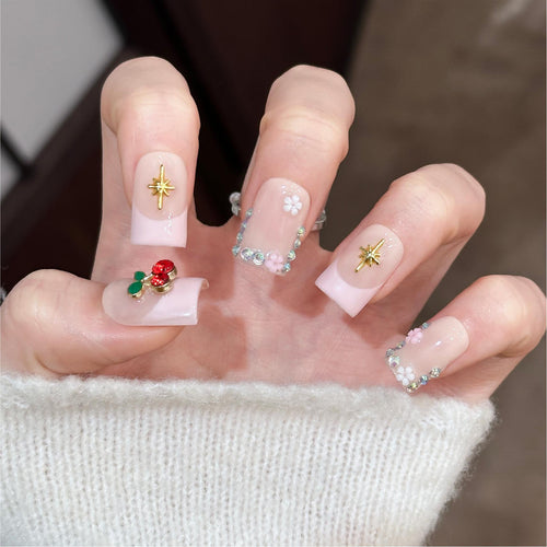 Dekoratives florales und mit Edelsteinen akzentuiertes Press-On-Nagelkunstset