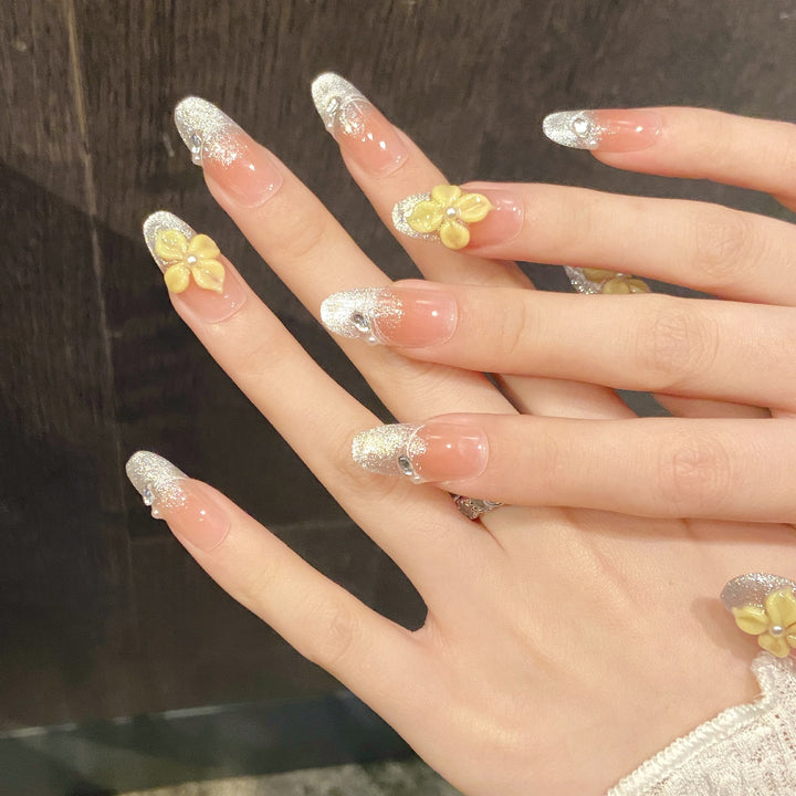 Floral Decorative Press-On Nail Art