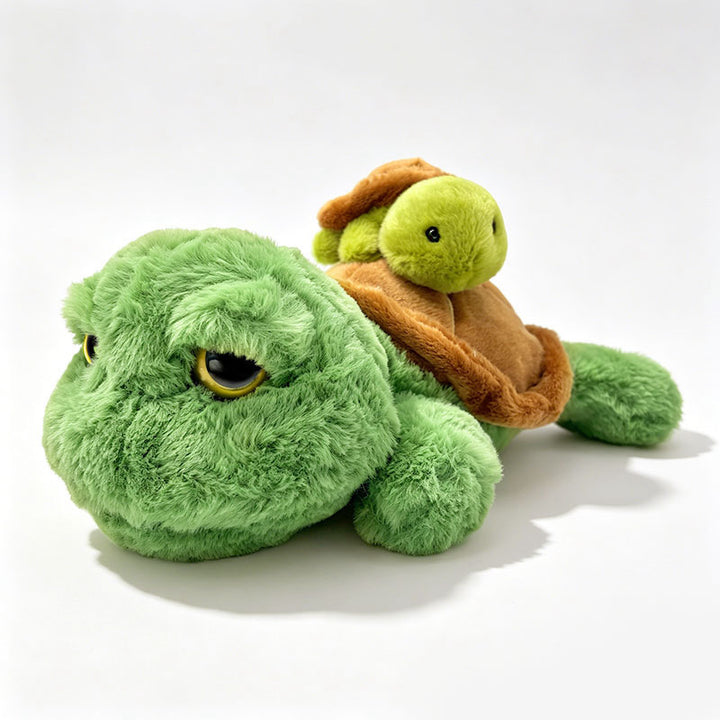 Plüschschildkröte mit schlüpfendem Baby auf dem Panzer Kuschelkissen Karnz
