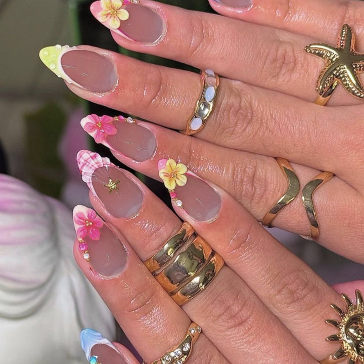 Dekorative Florale Nagelverstärkungen Karnz