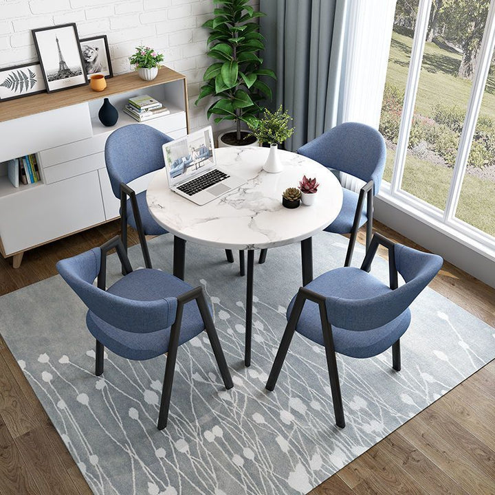 Esszimmerstuhl mit ergonomischer Polsterung und modernem Design Karnz