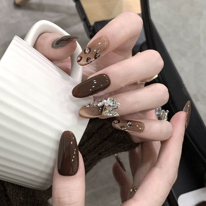 Kunstnagelset Karnz