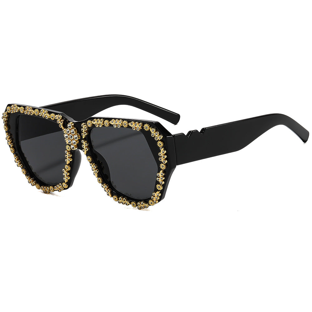 Damen modische Sonnenbrille mit opulentem Kristallrahmen Karnz