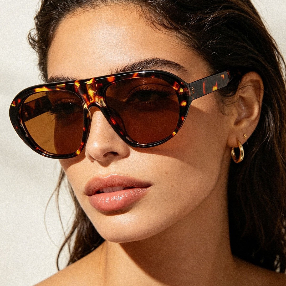 Damen modische Brille mit großem Rahmen und stylischem Design Karnz