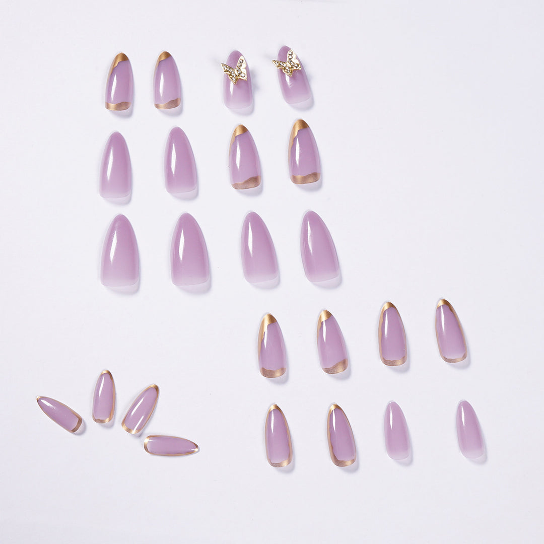 Elegante Kunstnägel mit Glitzerakzenten Karnz