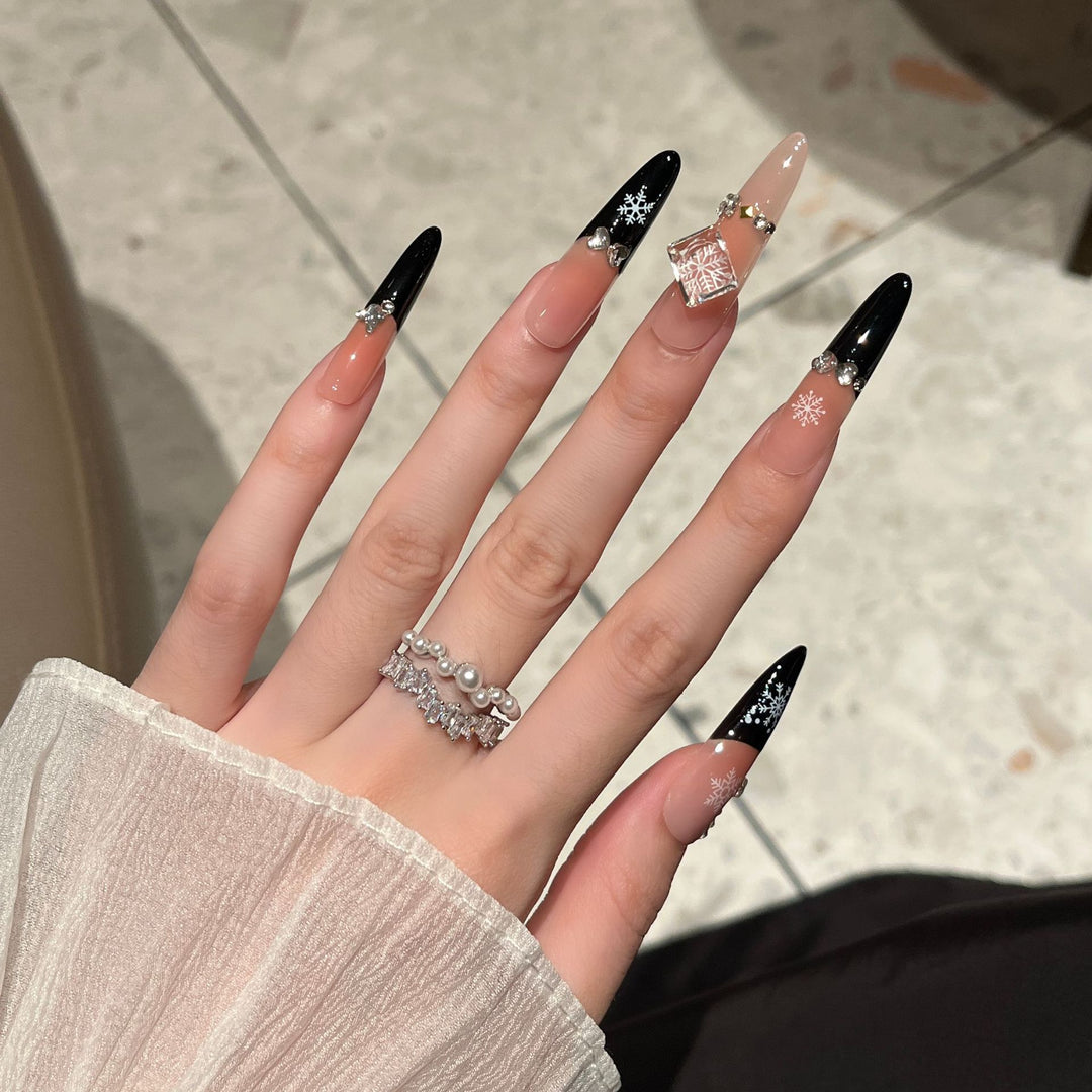 Künstlerische Lange Stiletto Press-On Nägel Karnz
