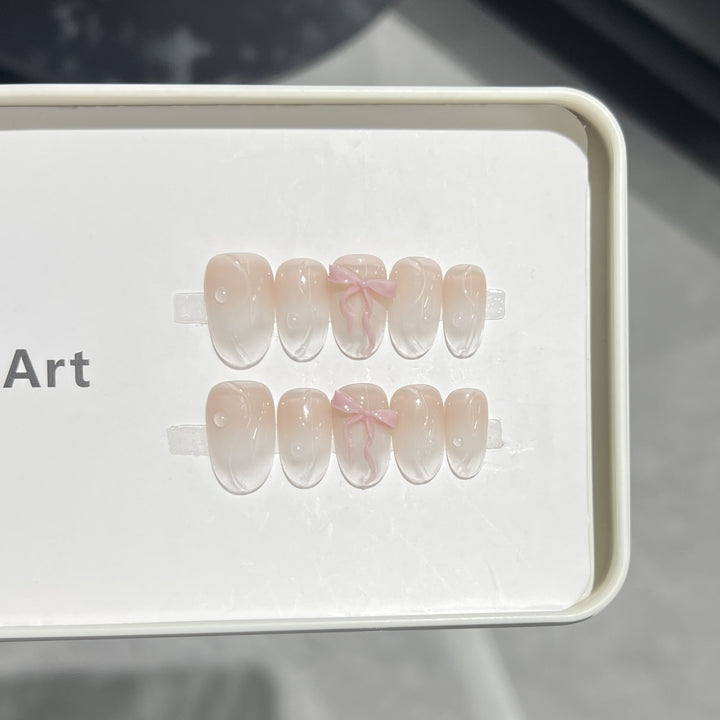Elegante Press-On Nagelkunst Karnz