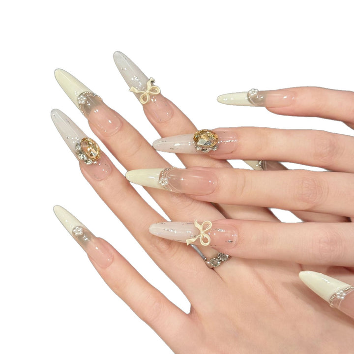 Premium Dekorative Press-On Nagelkunst Set mit einzigartigen Juwelen- und Schleifenakzenten