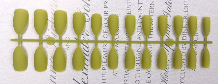 Stiletto Press-On Nail Set Karnz