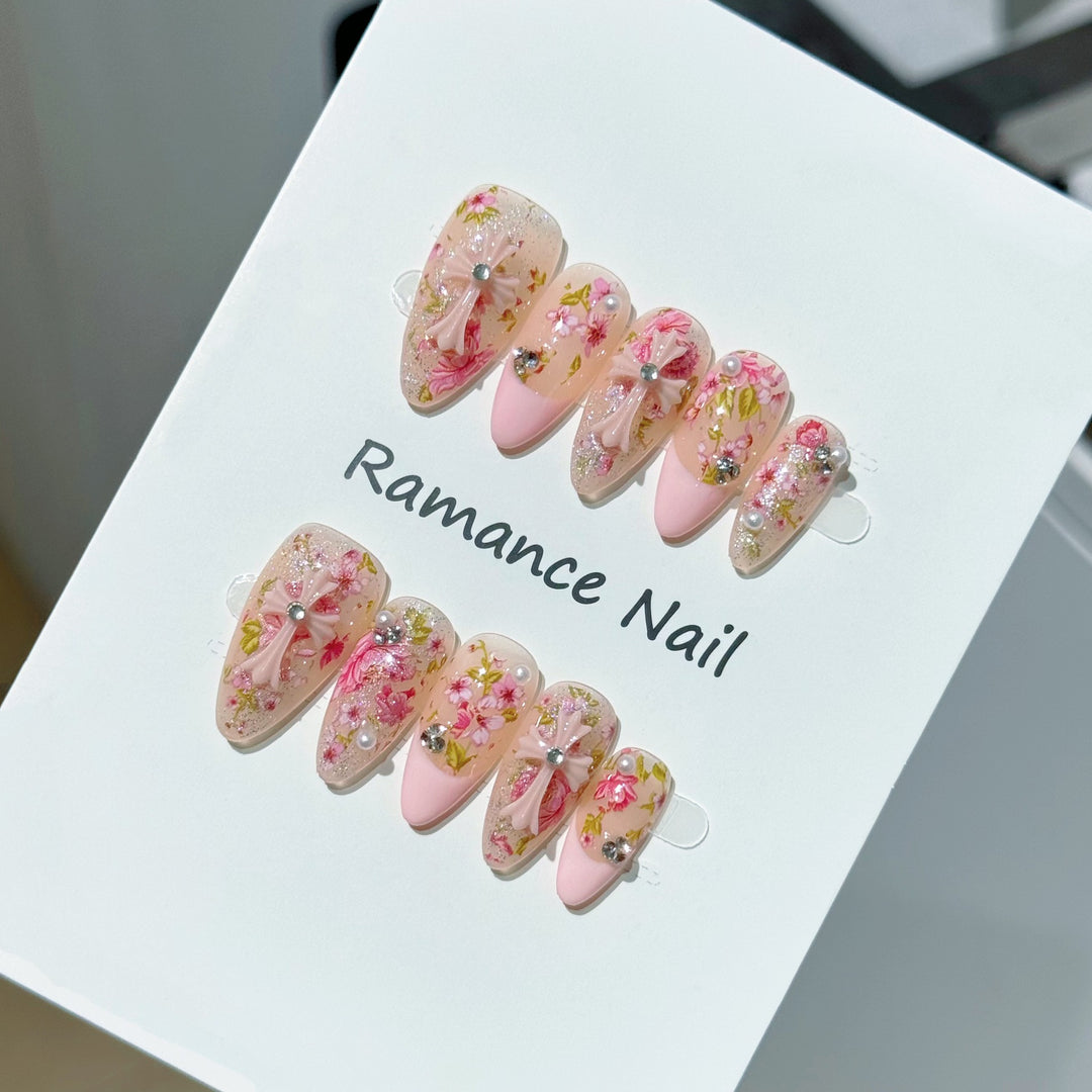 Floral Themed Press-On Nail Set Karnz