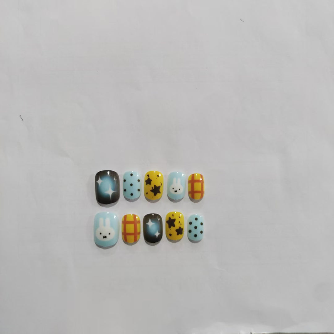Dekorative Nagelkunst Karnz