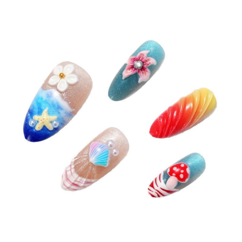 Kunstvolle Nageldesigns mit maritimen Motiven Karnz