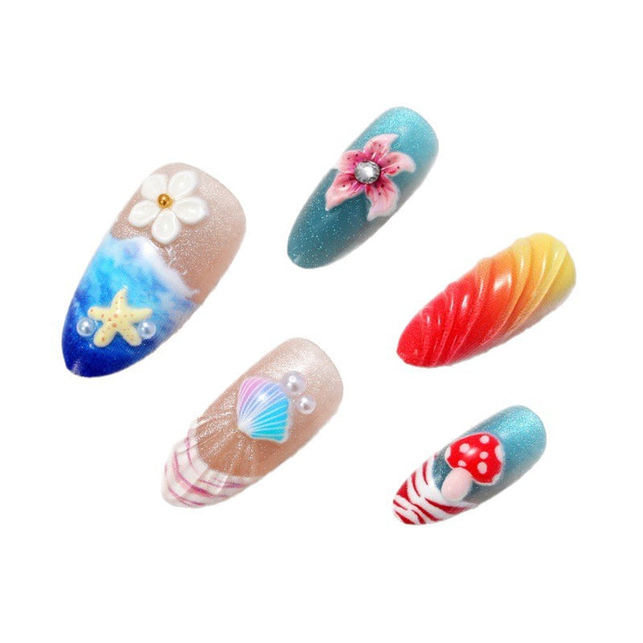 Kunstvolle Nageldesigns mit maritimen Motiven Karnz