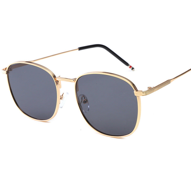 Damen stilvolle oversized Sonnenbrille mit glamourösem Metallrahmen Karnz