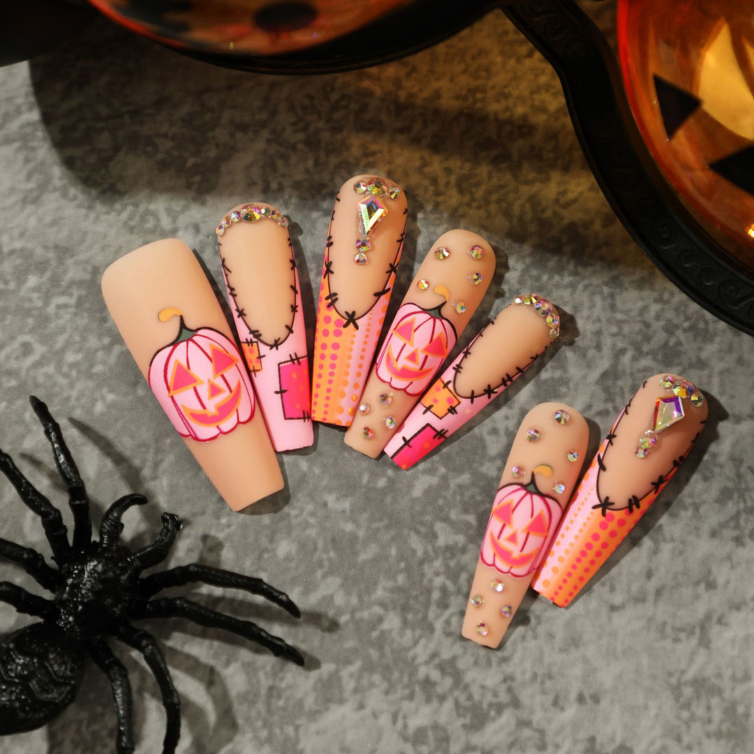 Künstliche Nagelkunst mit Halloween-Motiv Karnz