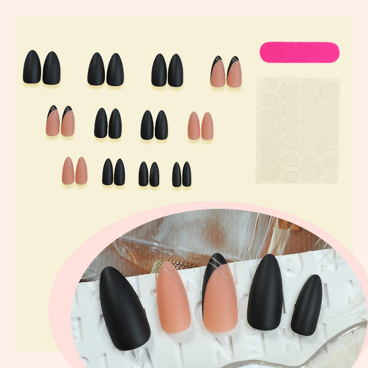 Kunstnagelset mit eleganten Formen und Oberflächen Karnz