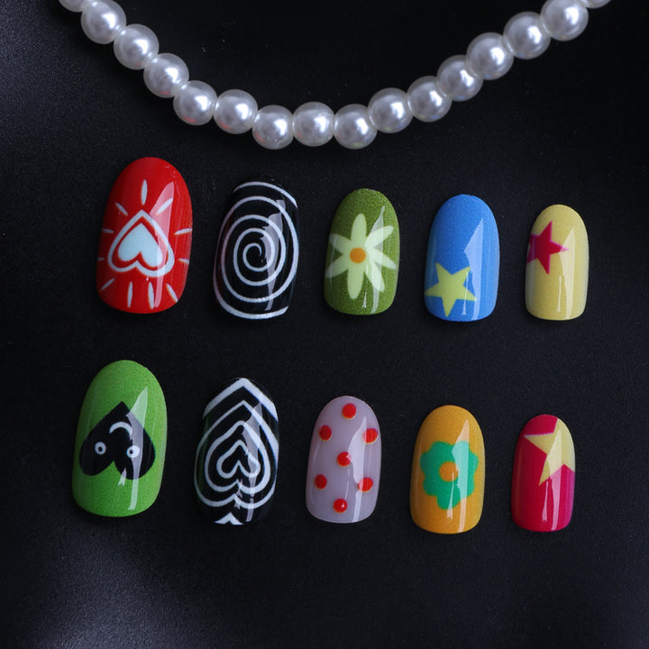 Kunstfingernägel mit Bunten und Kreativen Designs Karnz