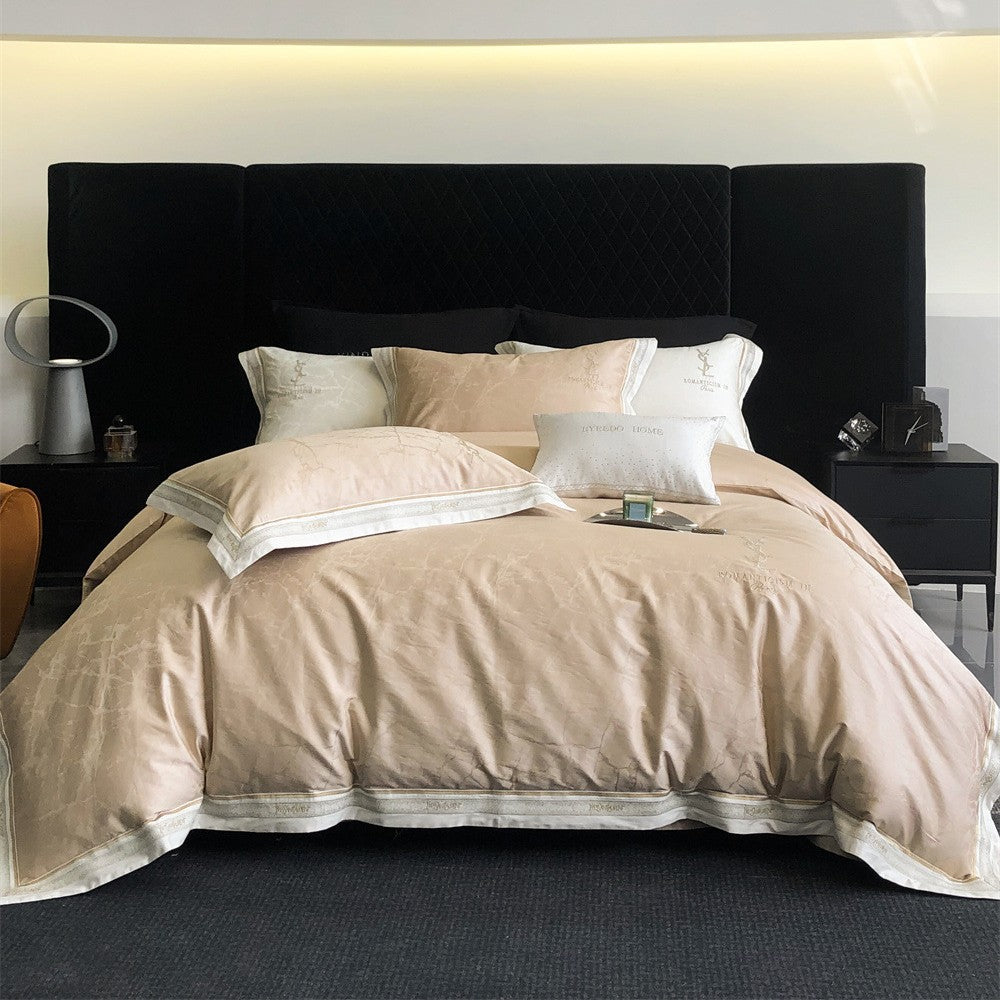 Luxuriöses Satin-Bettwäsche-Set mit dezenter Marmorstruktur und goldener Stickbordüre