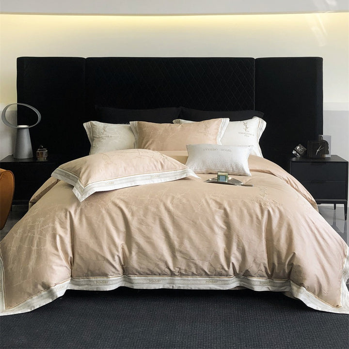 Luxuriöses Satin-Bettwäsche-Set mit dezenter Marmorstruktur und goldener Stickbordüre