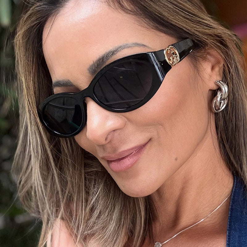 Damen modische Katzenaugen-Sonnenbrille mit schützendem UV-Filter und luxuriösen Akzenten Karnz