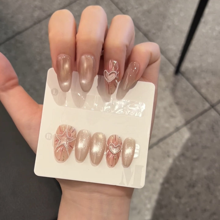 Modischer Press-On Nagelset mit glamourösen Stern- und Herzdesigns Karnz