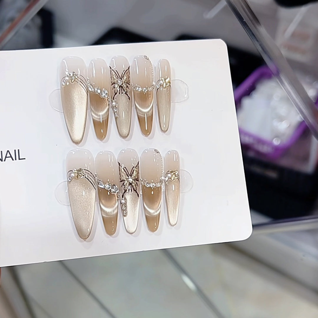Künstlerisches Schmetterlings- und Perlenverziertes Press-On-Nagelset Karnz