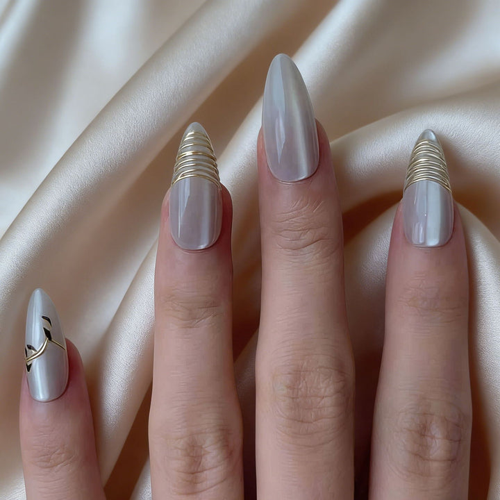 Elegantes Designer Press-On-Nagelset Karnz