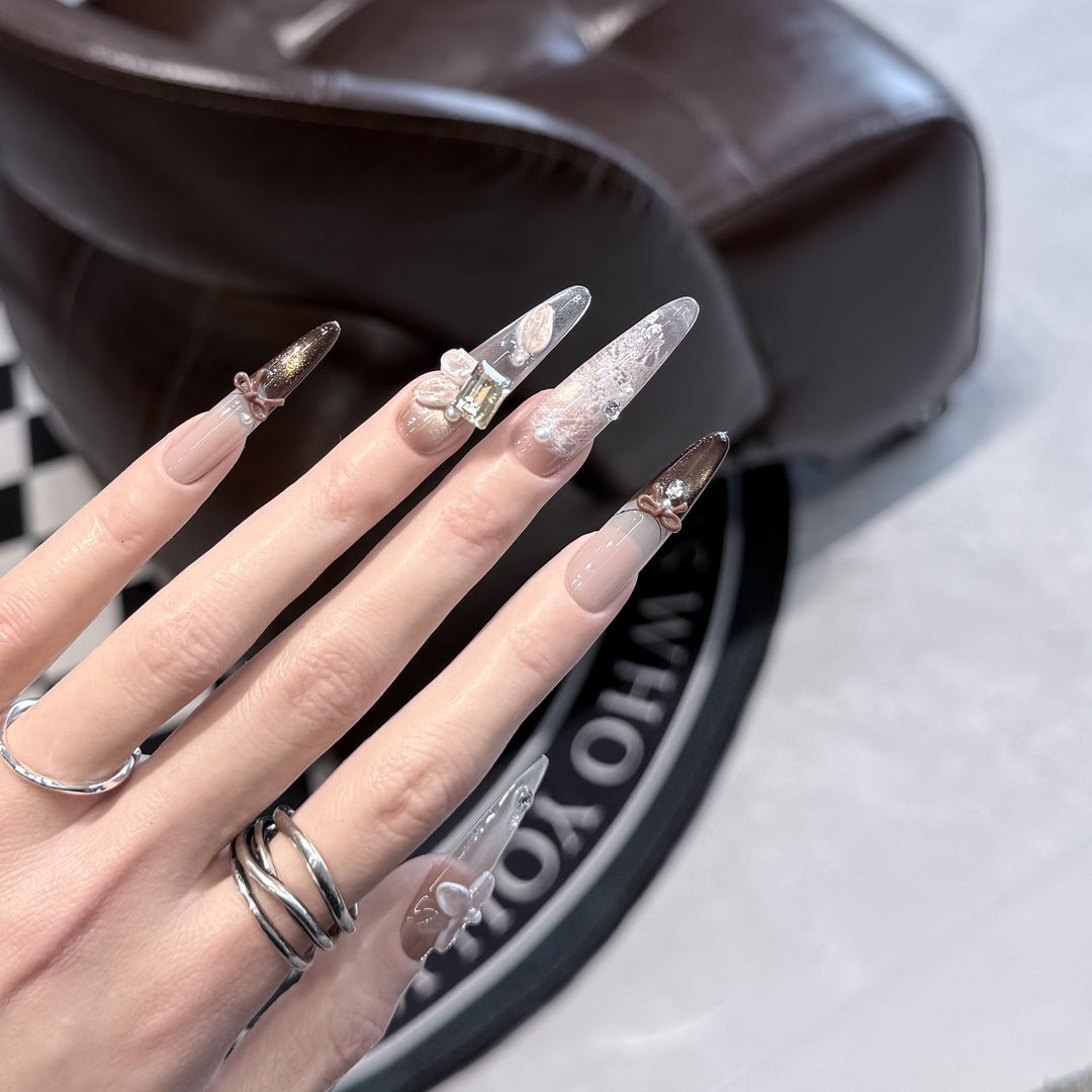 Glamouröse Künstlerische Press-On Nagelverlängerungen Karnz