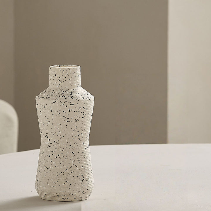 Elegante und Kunstvolle Keramikvase Karnz