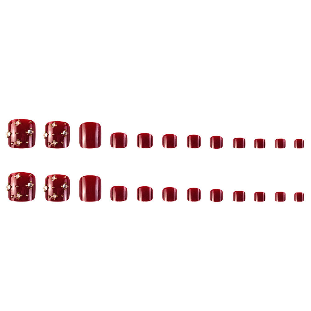 Fußnagelkunstset mit elegantem Design und Glitzerakzenten Karnz