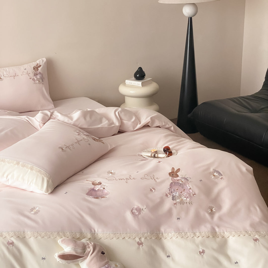 Besticktes Bunny Baumwollsatin Bettbezug Set mit Spitzenverzierung Kissenbezügen