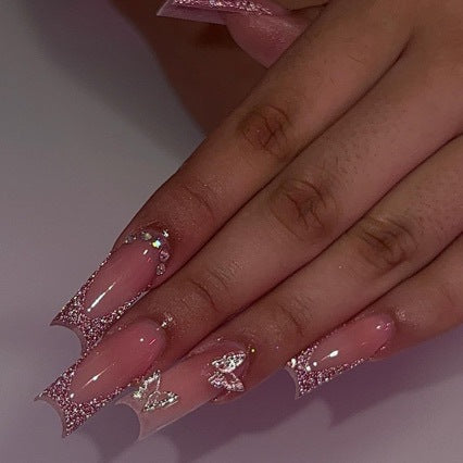 Glitzernde Stiletto-Nagelerweiterungen