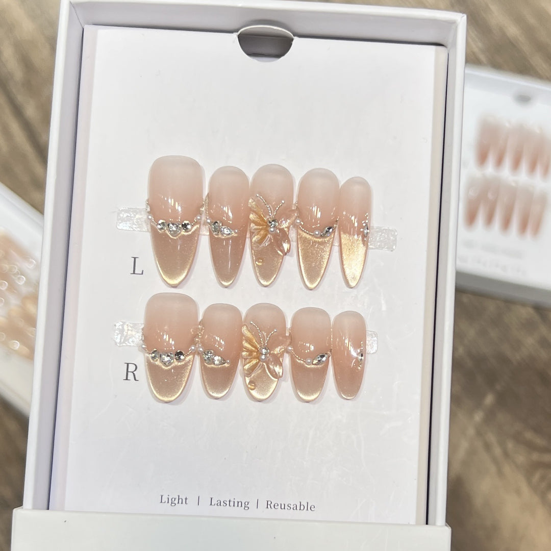 Elegante Schmetterling-Akzent Druck-Nagel-Set Karnz