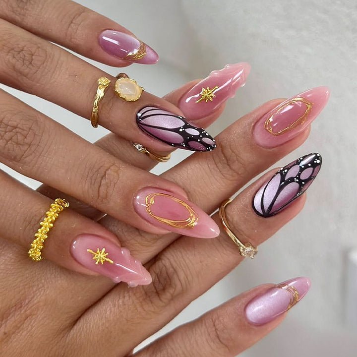 Dekoratives Press-On Nagelkunstset mit schimmerndem Glitzer und eleganten Mustern Karnz