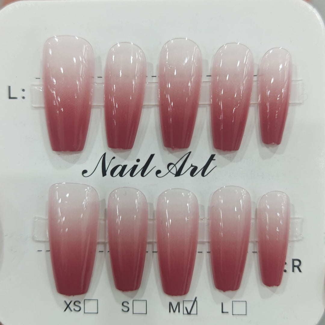 Elegantes Nagelkunst Set Karnz