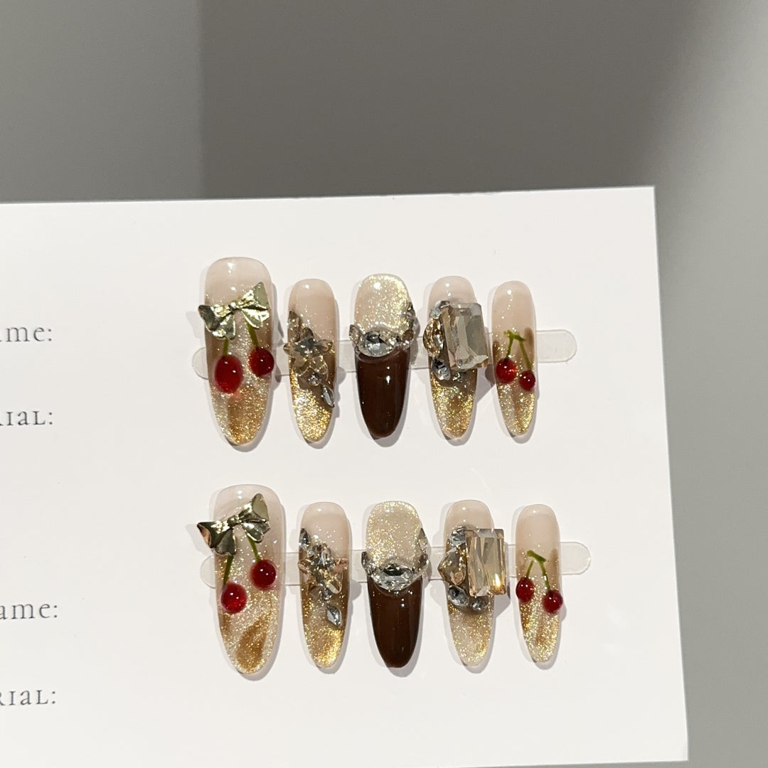 Dekorativer Glam Press-On Nagelset