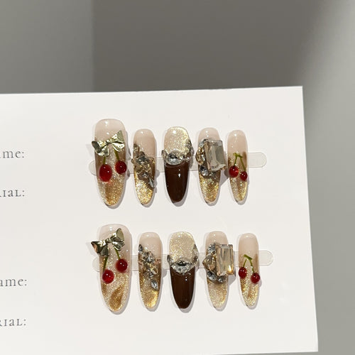 Dekorativer Glam Press-On Nagelset