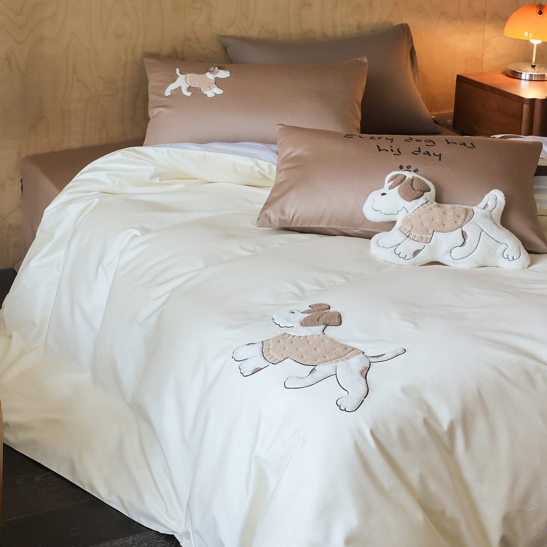 Bestickte Hund-Applikation Baumwolle Bettwäsche Set mit Wendbarem Gestreiftem Panel & Kissenbezügen