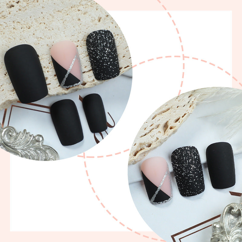 Matte Finish Press-On Nail Set mit glamourösem Schwarz und funkelnden Designs Karnz