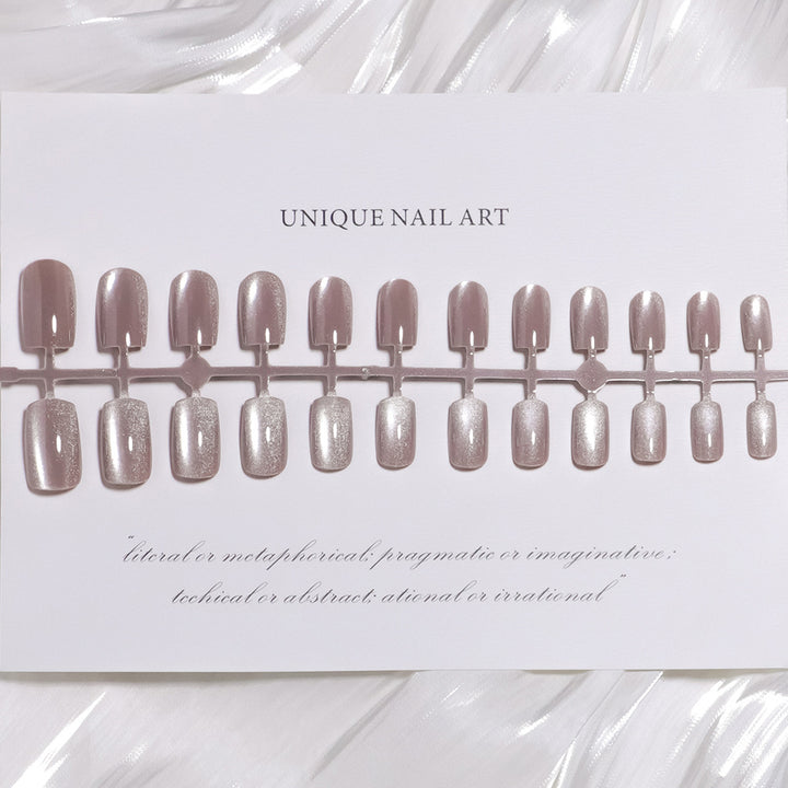 Einzigartiges Press-On Nageldesign Set Karnz