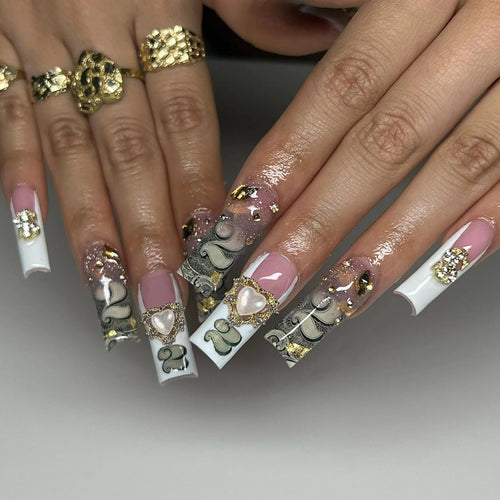 Glamouröse Nagelverzierung Karnz