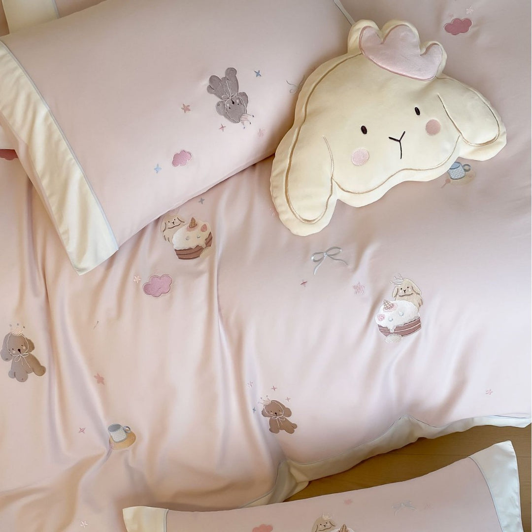 Kinder-Bettwäsche-Garnitur aus Baumwollsatin mit niedlichen Tierprints, Satinkante und extraweichem Finish