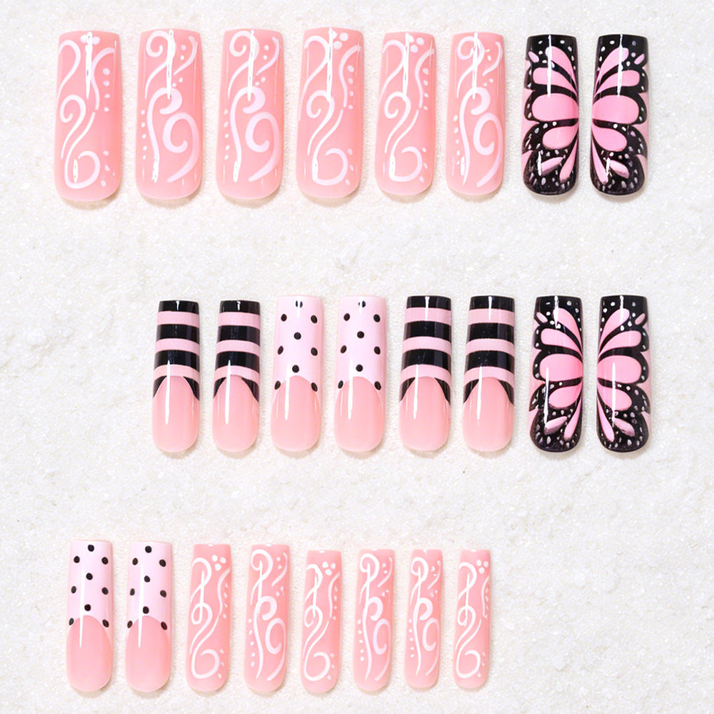 Künstlerisches Schmetterling Nageldesign Karnz
