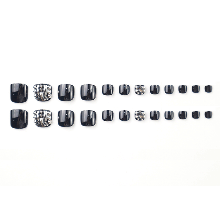 Elegantes Press-On-Nagelkunst-Set mit dekorativen Akzenten
