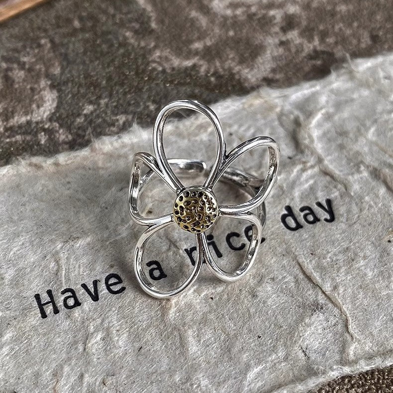 Stylischer Floralring Karnz