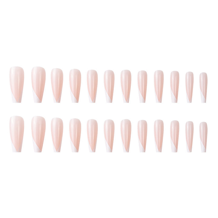 Elegante glänzende Stiletto-Nagelerweiterungen Karnz