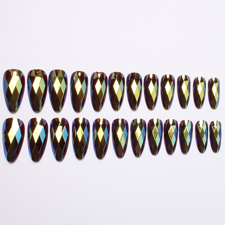 Diamantförmiges Press-On Nagelset Karnz
