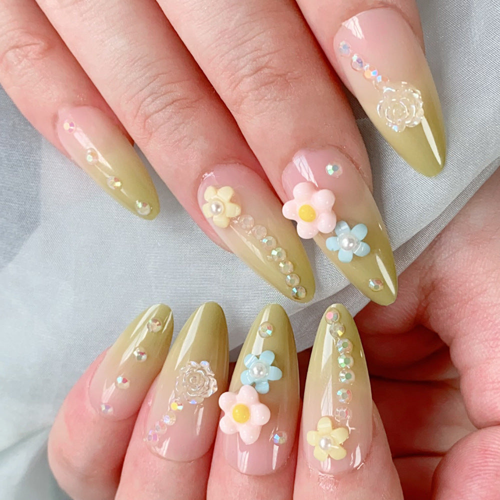 Niedliche Charakter-Themen-Nagelkunst-Tipps