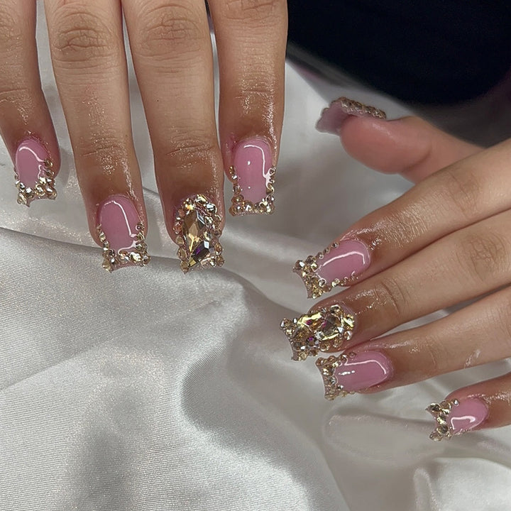 Glamouröse mit Strass verzierte Press-On-Nägel Karnz